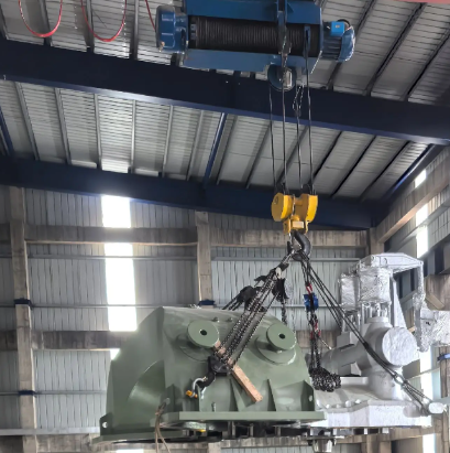 冠航鋼絲繩電動(dòng)葫蘆用于大型減速機(jī)吊裝作業(yè)